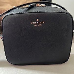 100% AUTHENTIC. Kate Spade New York Newbury Lane Cammie Crossbody.